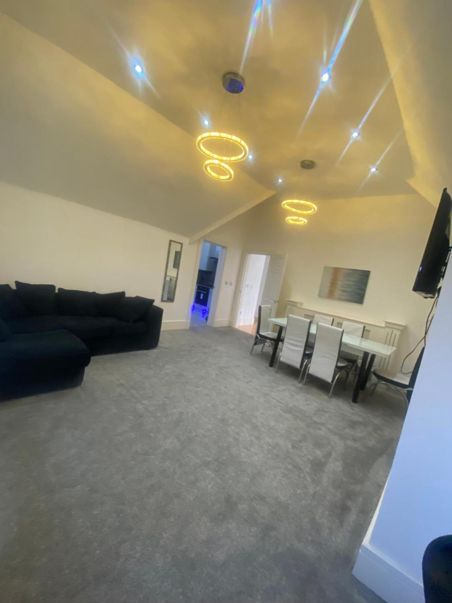 Penthouse Apt8 Διαμέρισμα Γούλβερχαμπτον Εξωτερικό φωτογραφία